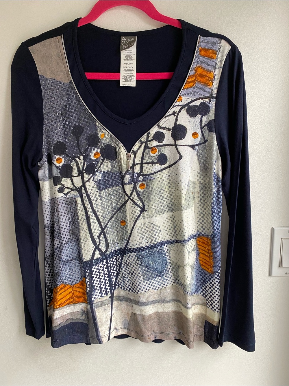Simply Art by Dolcezza Long Sleeved Top Medium